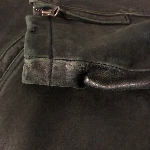 Genuine Danier Black Leatger Jacket/Coat - Picture 5 of 9